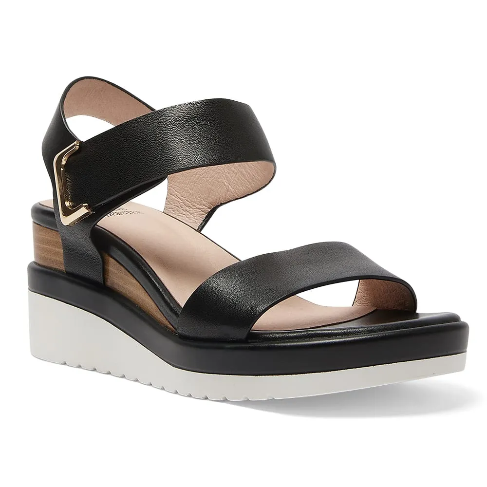 Iris Wedge in Black Leather