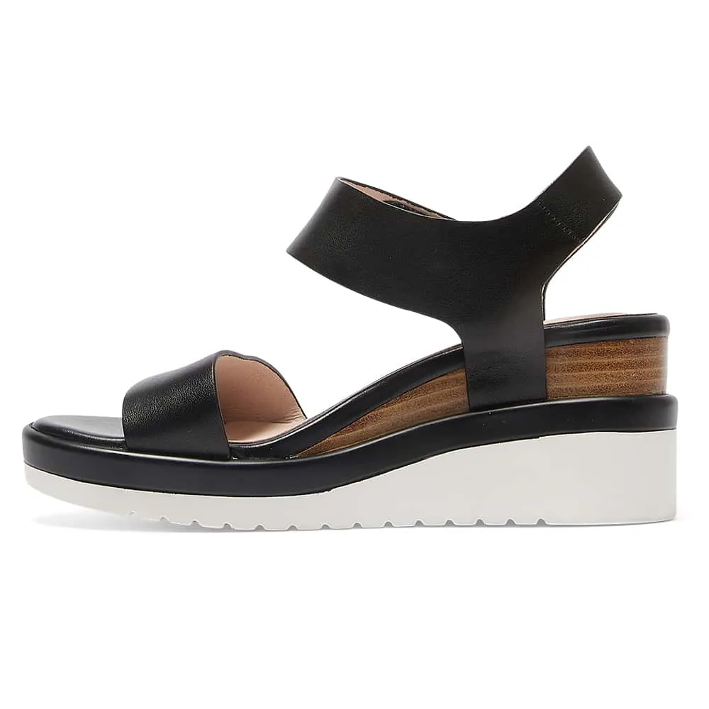 Iris Wedge in Black Leather