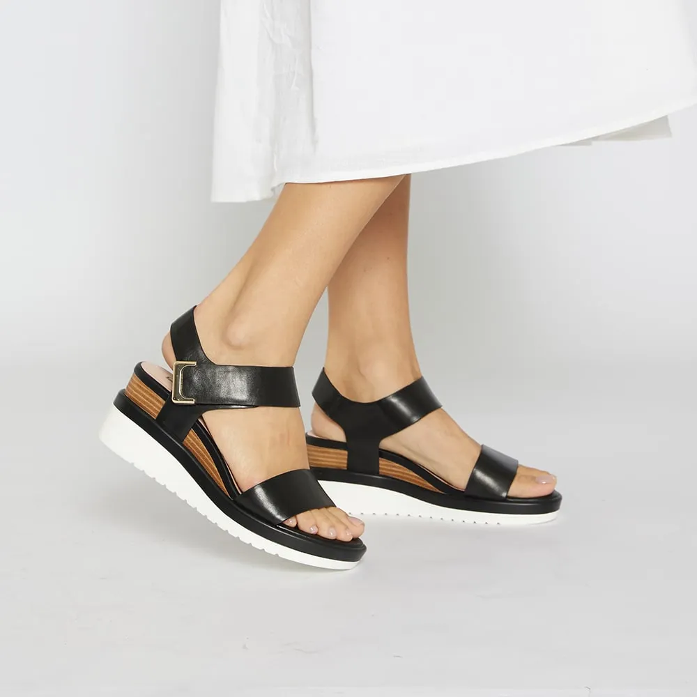 Iris Wedge in Black Leather